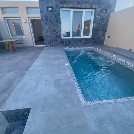 Holiday home Maya House